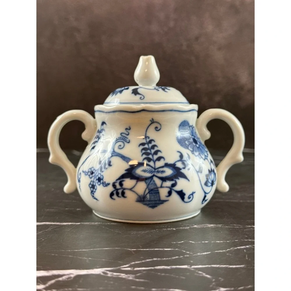 VTG Blue Danube Blue Onion Lidded Mini Sugar Bowl Banner Backstamp 4in